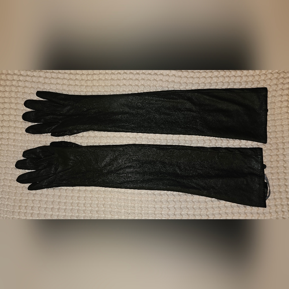 Elie Tahari 100% genuine leather long black over the elbow gloves M Medium